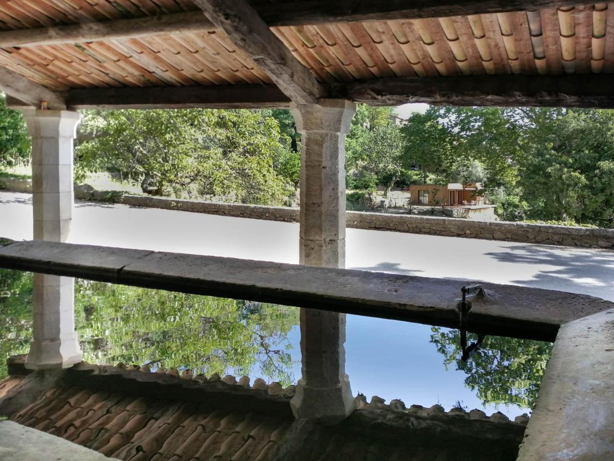 Les Cabanes De La Fontaine Lacoste  Εξωτερικό φωτογραφία