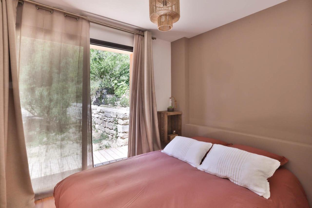 Les Cabanes De La Fontaine Lacoste  Εξωτερικό φωτογραφία