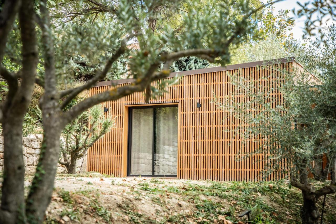 Les Cabanes De La Fontaine Lacoste  Εξωτερικό φωτογραφία